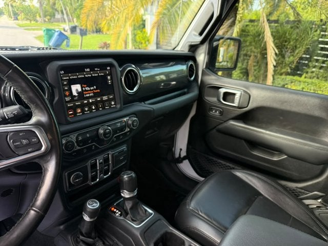 2020 Jeep Wrangler Unlimited Sahara Altitude