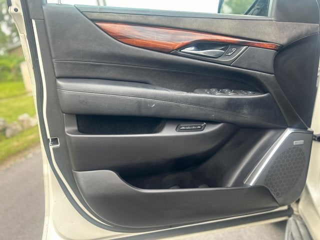 2015 Cadillac Escalade Luxury