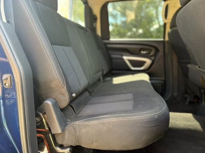 2017 Nissan Titan SV