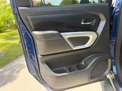 2017 Nissan Titan SV