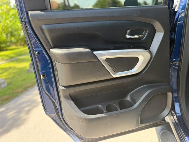 2017 Nissan Titan SV