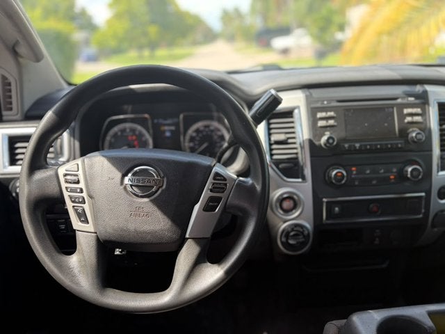 2017 Nissan Titan SV