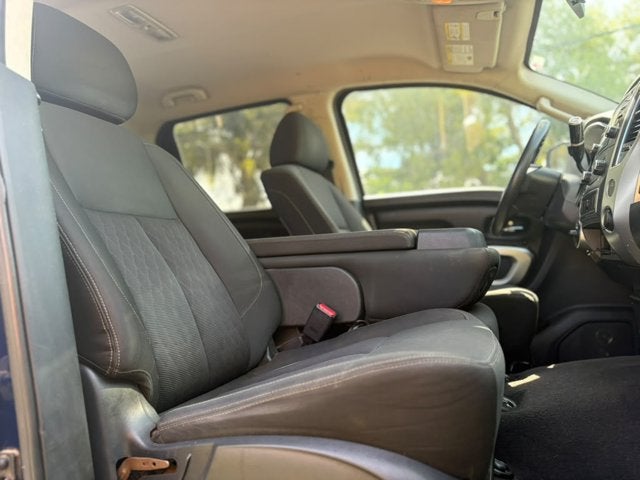 2017 Nissan Titan SV