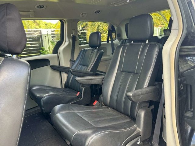 2014 Chrysler Town & Country Touring