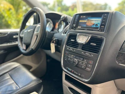 2014 Chrysler Town & Country Touring