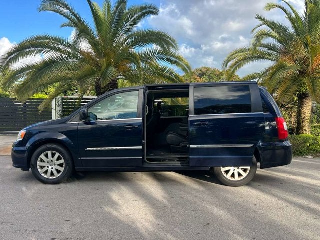 2014 Chrysler Town & Country Touring