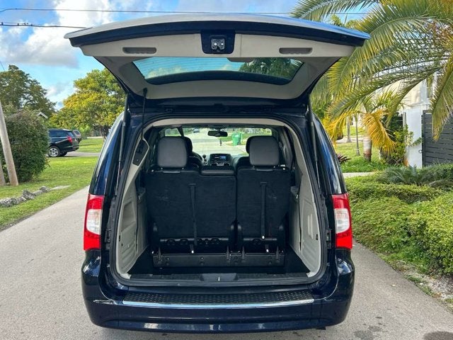 2014 Chrysler Town & Country Touring