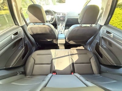 2019 Volkswagen Golf SE