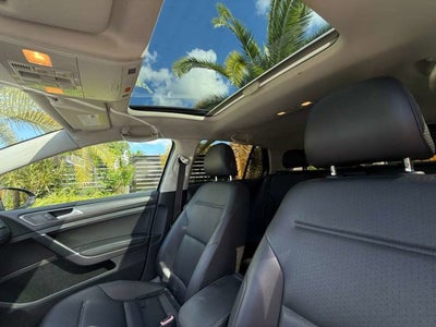 2019 Volkswagen Golf SE