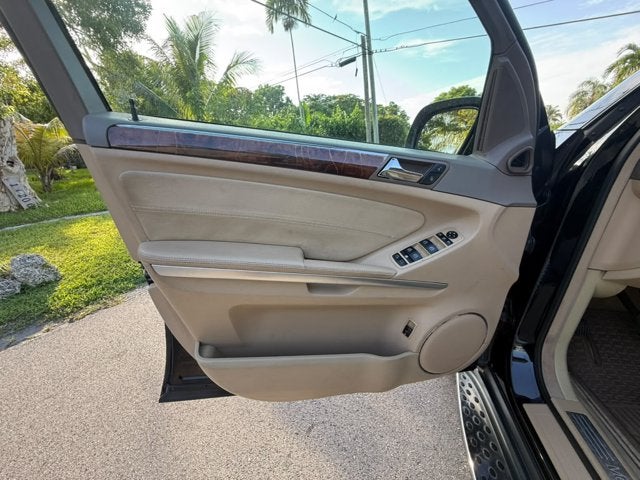 2007 Mercedes-Benz GL-Class 4MATIC® 4dr 4.7L