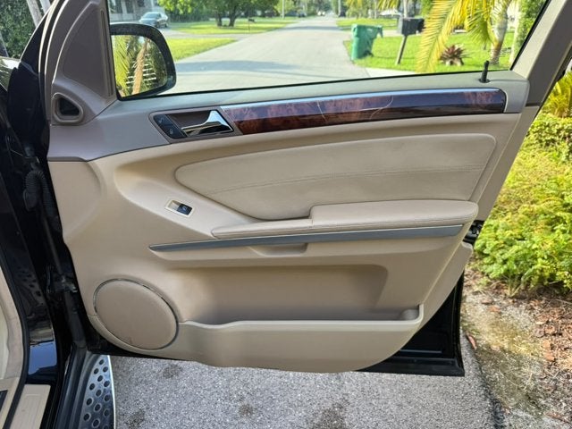 2007 Mercedes-Benz GL-Class 4MATIC® 4dr 4.7L