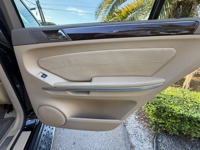 2007 Mercedes-Benz GL-Class 4MATIC® 4dr 4.7L