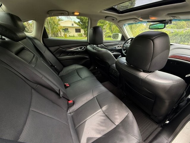 2014 INFINITI Q70 4dr Sdn V6 RWD