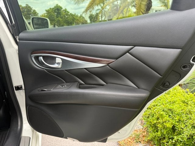 2014 INFINITI Q70 4dr Sdn V6 RWD