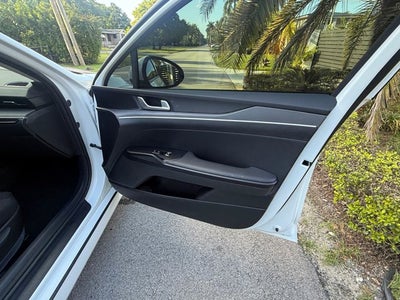 2025 Kia K5 LXS