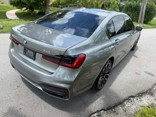 2022 BMW 7 Series 740i