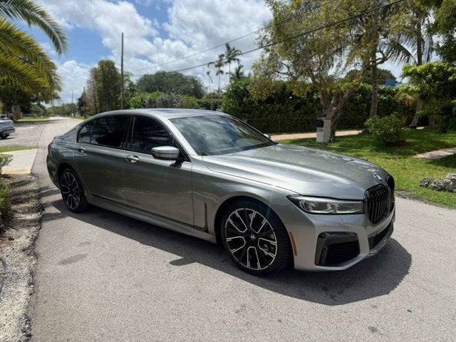 2022 BMW 7 Series 740i