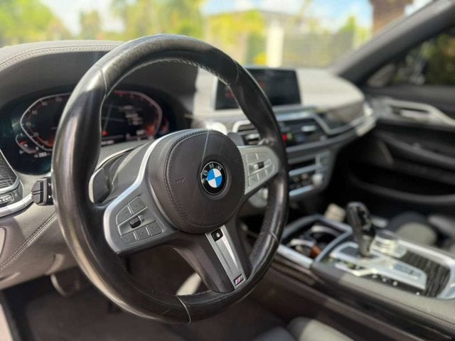 2022 BMW 7 Series 740i