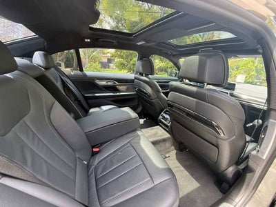 2022 BMW 7 Series 740i