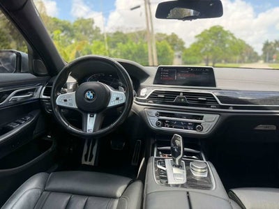 2022 BMW 7 Series 740i