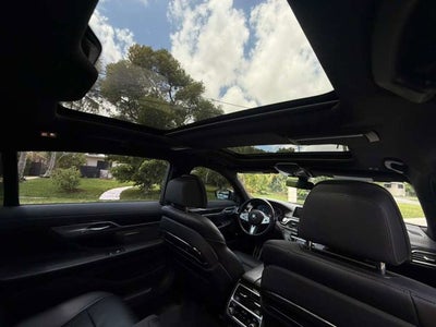 2022 BMW 7 Series 740i