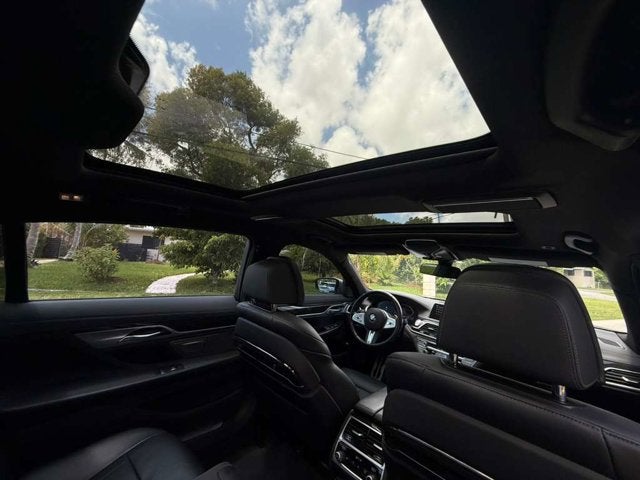 2022 BMW 7 Series 740i