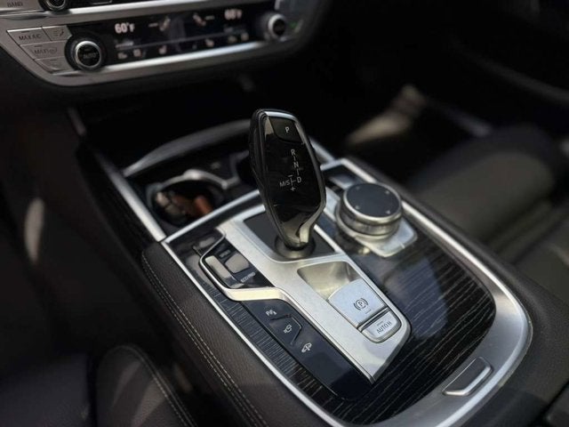 2022 BMW 7 Series 740i