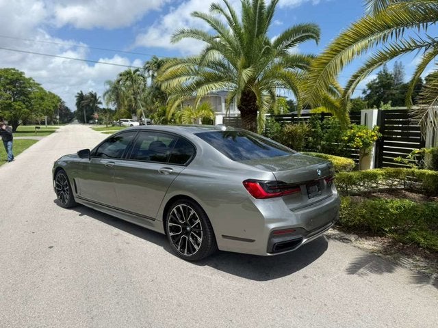 2022 BMW 7 Series 740i