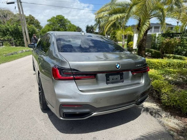 2022 BMW 7 Series 740i