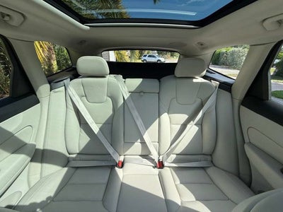 2023 Volvo XC60 Plus Bright Theme