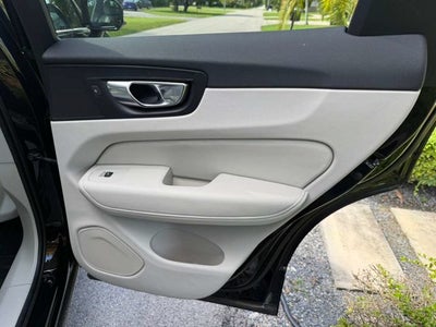2023 Volvo XC60 Plus Bright Theme