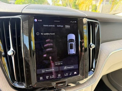 2023 Volvo XC60 Plus Bright Theme