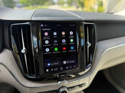 2023 Volvo XC60 Plus Bright Theme
